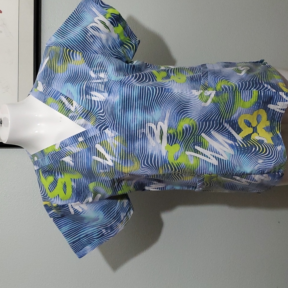 DELTA Women's V-Neck Blue Wavy Striped Scrub Tunic Top-Abstract Florals-Sz Med